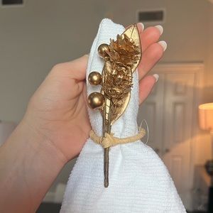 Crate & Barrel Gold Leaf Napkin Rings (16)